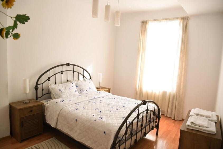 Apartament cu 4 camere decomandat, mobilat în Centrul Istoric