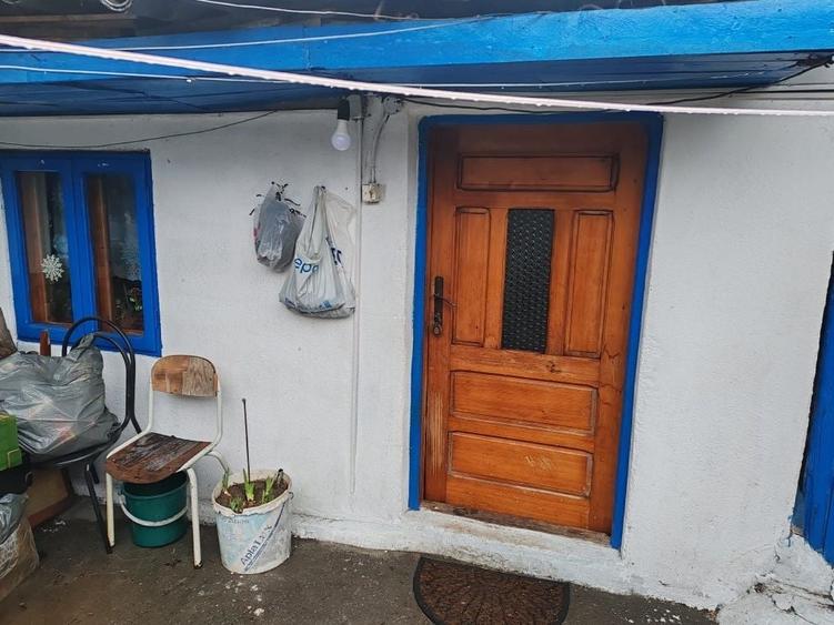Casă cu 3 camere cu Teren 96 Mp în Brătianu