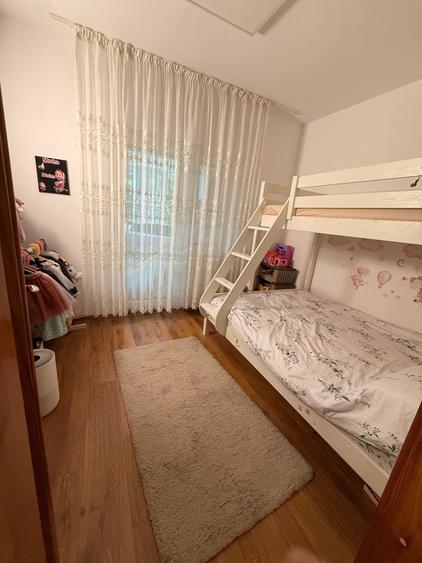 Apartament cu 3 camere decomandat în Coman
