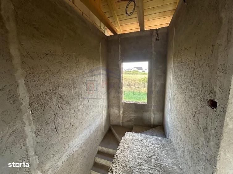 Casă cu 4 camere decomandat cu Teren 265 Mp în Ipotești