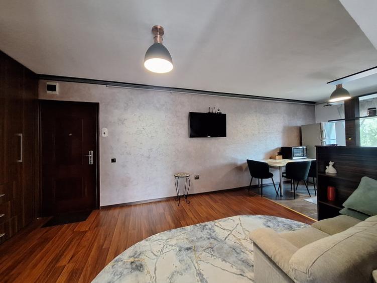 Apartament cu 2 camere semidecomandat, mobilat în Florești — fotografia 3
