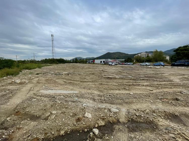 Teren Construcții intravilan de 7000 mp, în Est