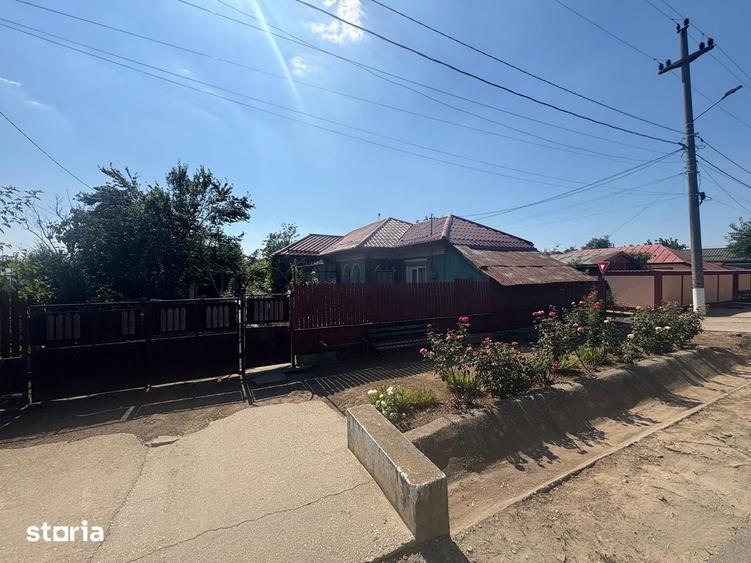 Casă cu 6 camere cu Teren 826 Mp în Fundeni