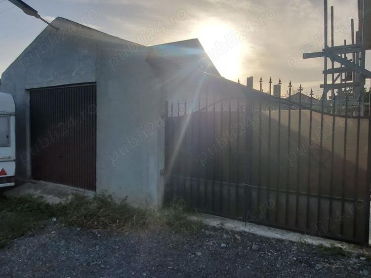 Casă cu 5 camere cu Teren 300 Mp în Valu lui Traian