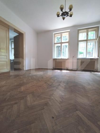 Casă individuală cu 6 camere cu Teren 365 Mp în Bălcescu