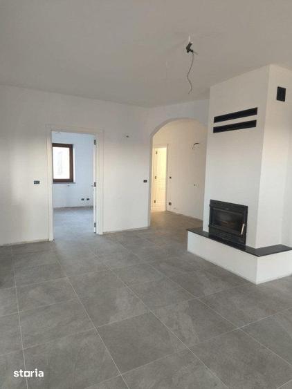 Casă cu 8 camere cu Teren 2500 Mp în Rădăuți