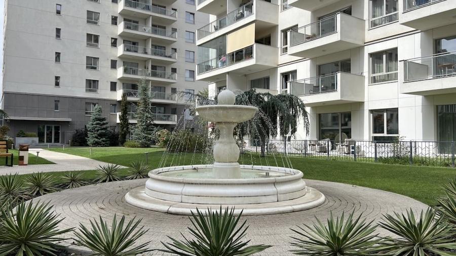 Apartament cu 2 camere semidecomandat, mobilat în 1 Mai