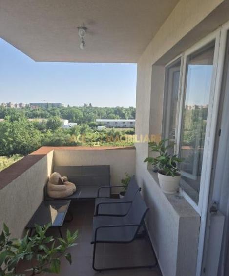 Apartament cu 3 camere decomandat, mobilat în Berceni