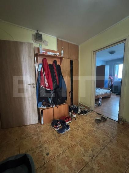 Apartament cu 4 camere nedecomandat în Sebastian