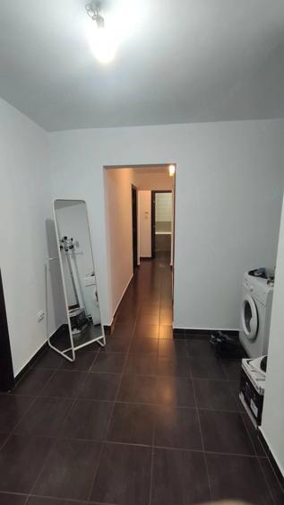 Apartament cu 3 camere decomandat în Exterior Vest
