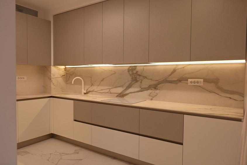Apartament cu 4 camere decomandat în Aviatorilor