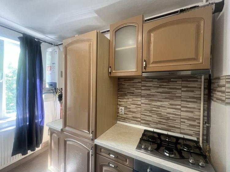 Apartament cu 2 camere decomandat în Craiovei