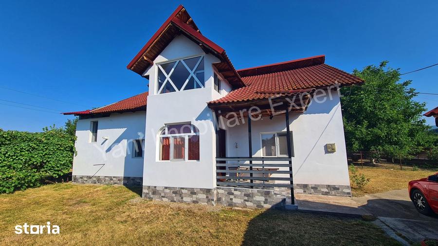 Casă cu 6 camere cu Teren 1289 Mp în Țițești