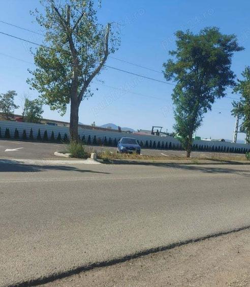 Teren de 8400 mp, în Central