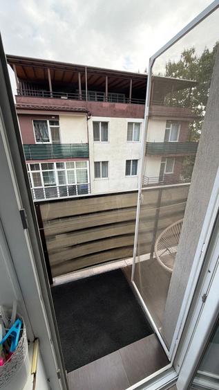 Apartament cu 3 camere decomandat în 1 Decembrie