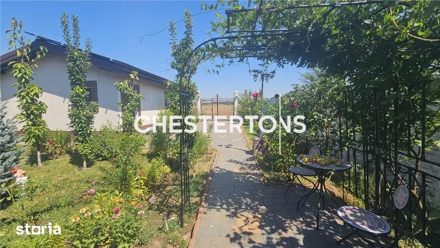 Casă cu 5 camere cu Teren 1794 Mp în Ulmi