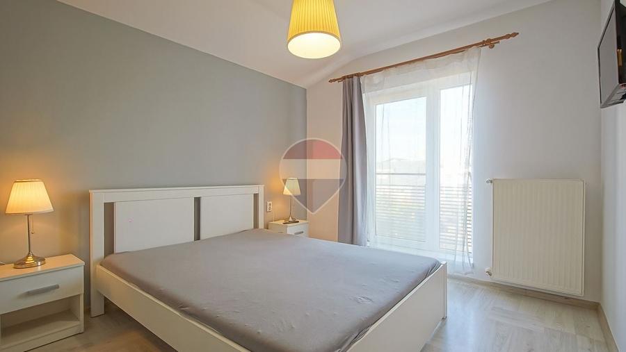 Apartament cu 2 camere decomandat în Tractorul