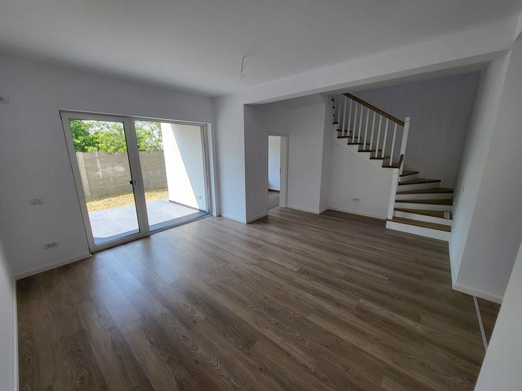 Duplex cu 4 camere cu Canalizare în Braytim