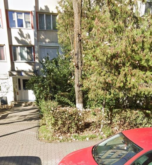 Apartament cu 3 camere decomandat în Tudor