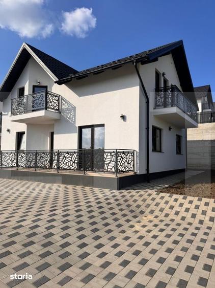 Casă cu 4 camere cu Teren 373 Mp în Mihai Eminescu