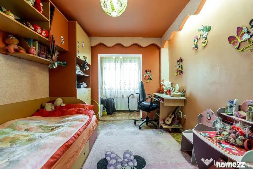 Apartament cu 3 camere decomandat în Micălaca