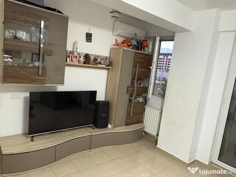 Apartament cu 2 camere semidecomandat în Chiajna