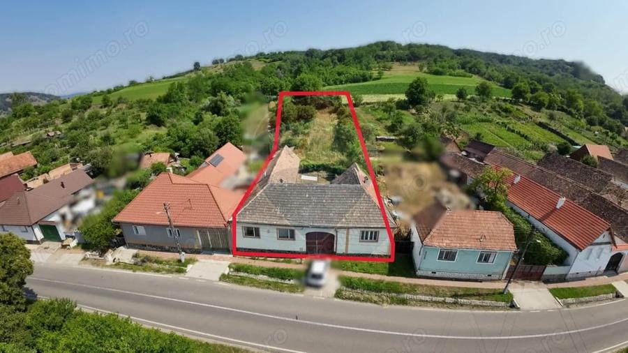 Casă cu 5 camere cu Teren 1400 Mp în Vale