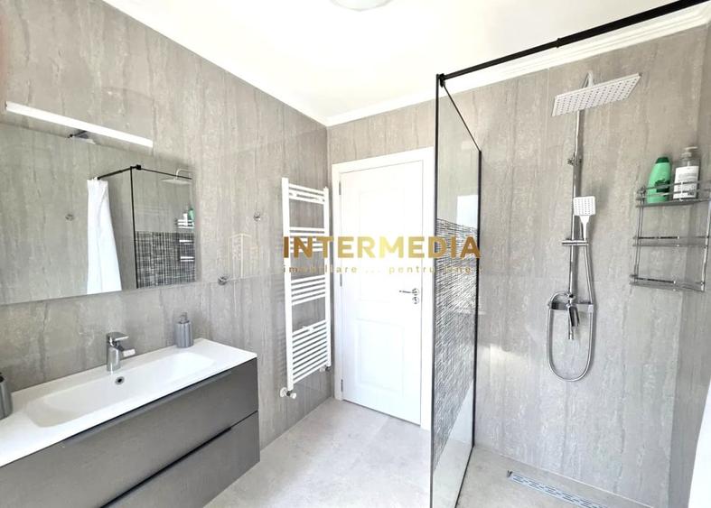 Apartament cu 3 camere decomandat, mobilat în Central