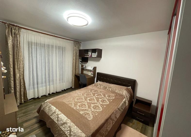 Apartament cu 3 camere decomandat în Granit
