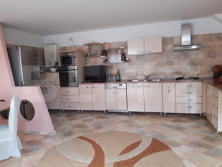 Casă cu 4 camere cu Teren 960 Mp în Săcele
