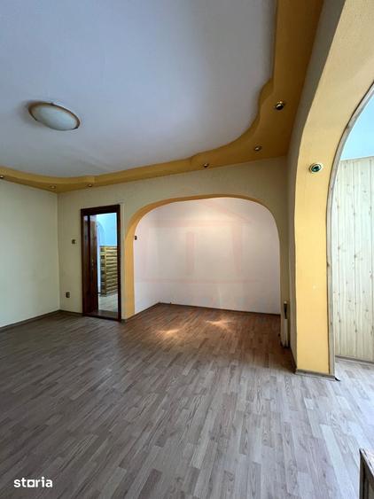 Apartament cu 3 camere decomandat în Micro 13