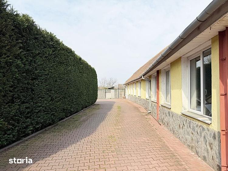 Spațiu comercial, de 220 mp, în Biharia