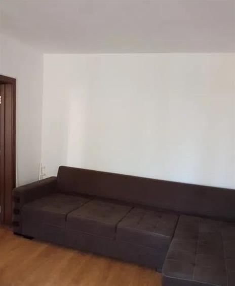 Apartament cu 2 camere semidecomandat în 1 Mai
