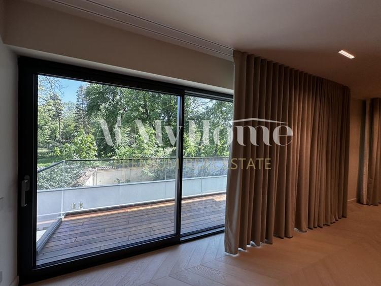 Apartament cu 4 camere decomandat în Kiseleff