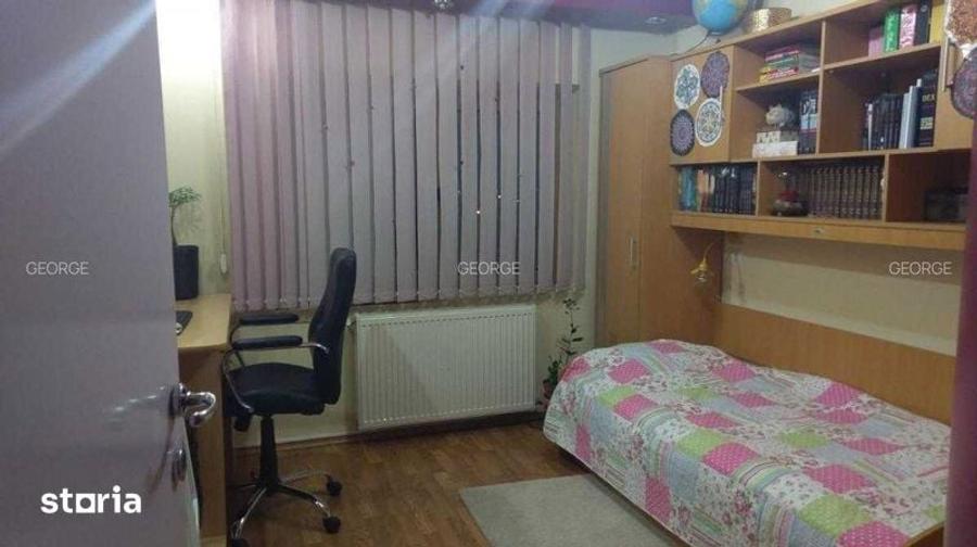 Apartament cu 4 camere în 1 Decembrie