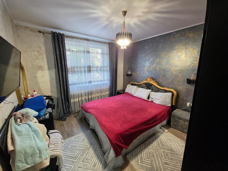 Apartament cu 4 camere semidecomandat în Tomis Nord