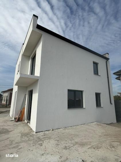 Casă cu 4 camere cu Teren 450 Mp în Central