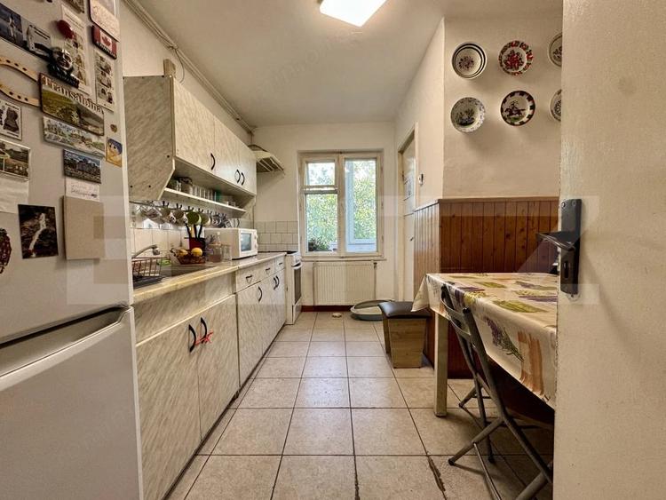 Apartament cu 4 camere decomandat în Tudor