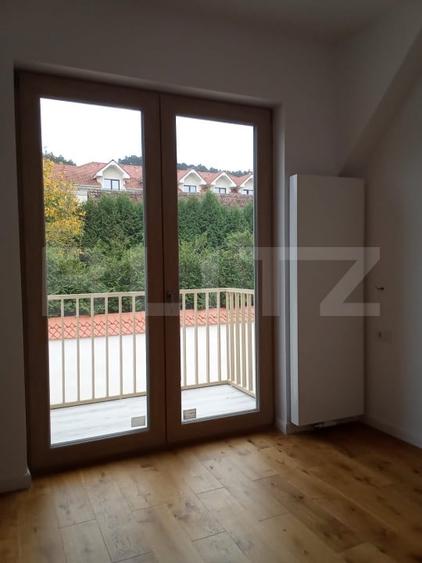 Apartament cu 3 camere decomandat în Râșnov