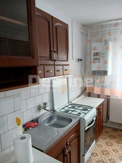 Apartament cu 2 camere semidecomandat, mobilat în Dumbrăvița