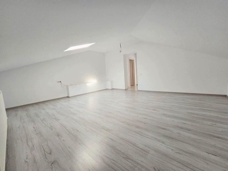 Apartament cu 3 camere decomandat în Dobroești