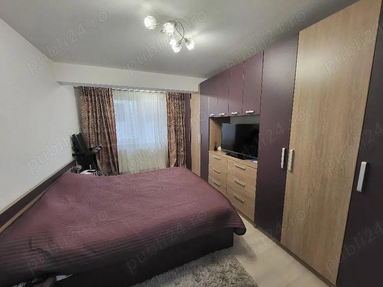Apartament cu 3 camere decomandat în Obor