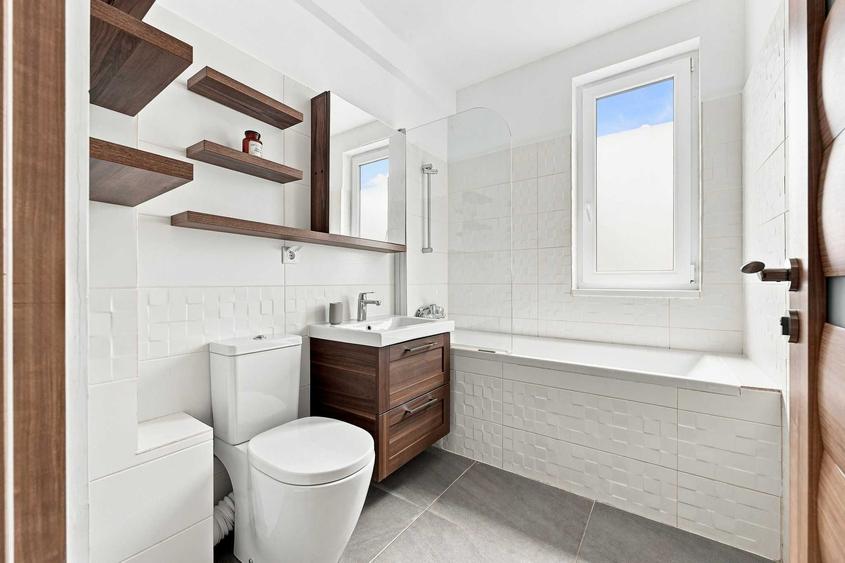 Apartament cu 3 camere decomandat în Valea Lupului