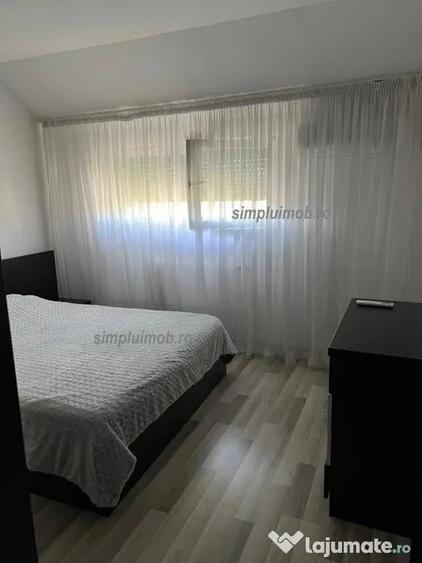 Apartament cu 3 camere semidecomandat în Colentina