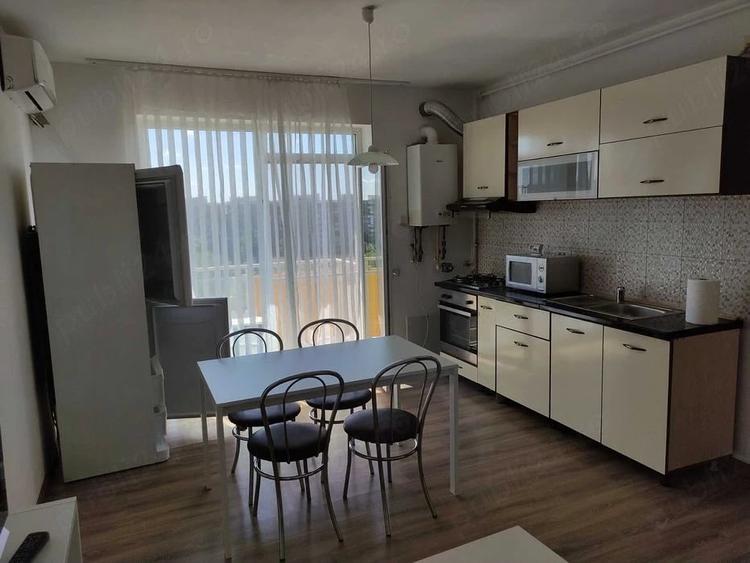 Apartament cu 3 camere nedecomandat în Central