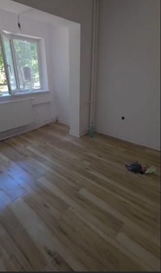 Vand apartament 2 camere complect renovat, cu centrala gaz - 2