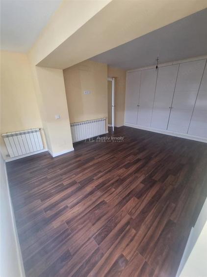 Apartament 5 camere cu scara interioara tip penthouse -doua etaje - 11