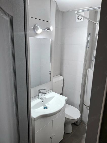 Garsonieră decomandată în UTA
