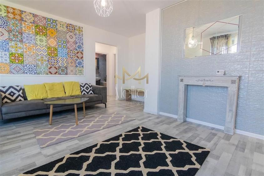Apartament cu 3 camere semidecomandat în Andrei Mureșanu