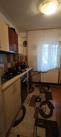 Apartament cu 3 camere decomandat, mobilat în Păcurari